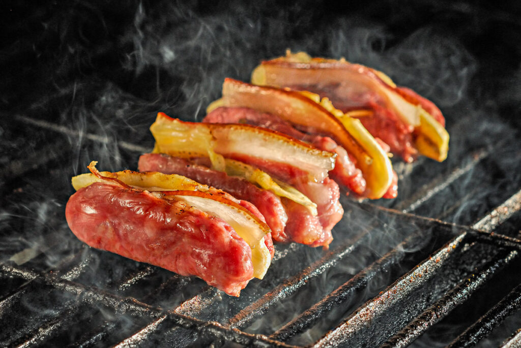 Barbecue Grill, Smoke, appetizing, background, bacon, banana, barbecue, barbecue sausage, barbecued, barbecuing, bbq, black, brazil, brazilian, brazilian northeast, camping, closeup, comida, comidas de café da manhã, cook, cooked, cooking, cuisine, delicious, dinner, dish, esporte, esportes e lazer, fire, food, fresh, gourmet, grill, grilled, grilling, healthy, homemade, hot, ingredients, lunch, meal, meat, nutrition, picnic, pork, protein, recreação, recreação ao ar livre, red, restaurant, sausage, sausages, spicy, summer, tasty, unhealthy